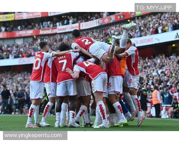 欧冠激战阿森纳与曼联握手言和转会传闻再起引发球迷热议