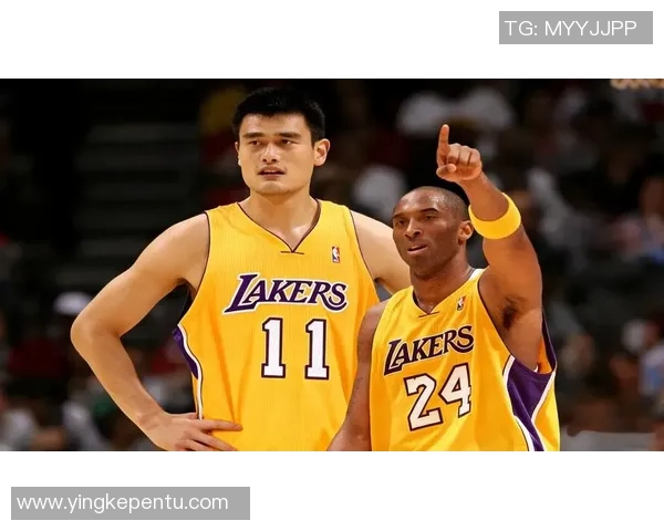 姚明与欧尼尔的巅峰对决：篮球巨星之间的传奇较量与战术博弈