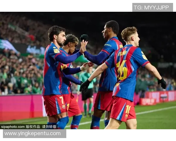 欧联杯波尔图大胜马竞争议判罚引发全场热议与绝杀瞬间