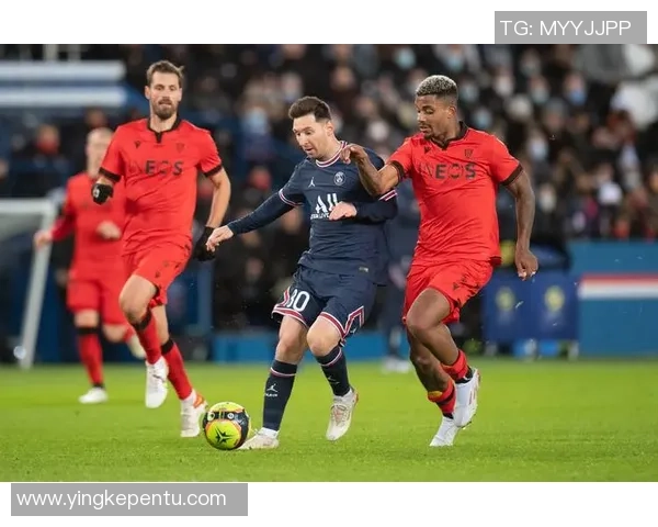 中超精彩对决曼联逆转巴黎圣日耳曼神奇扑救点燃全场激情