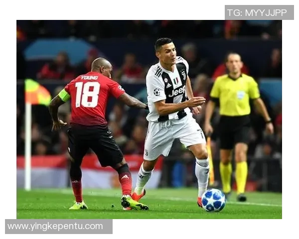 意甲经典对决：尤文图斯大胜曼联引发历史冷门震撼全场