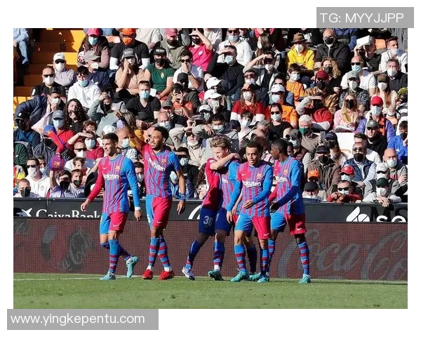 西甲激战巴萨与国米握手言和帽子戏法点燃全场气氛与转会热议