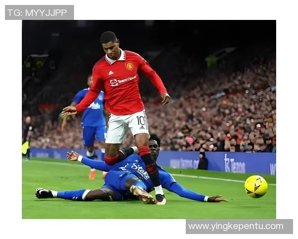 足总杯精彩对决拜仁完胜曼联补时进球点燃全场热情